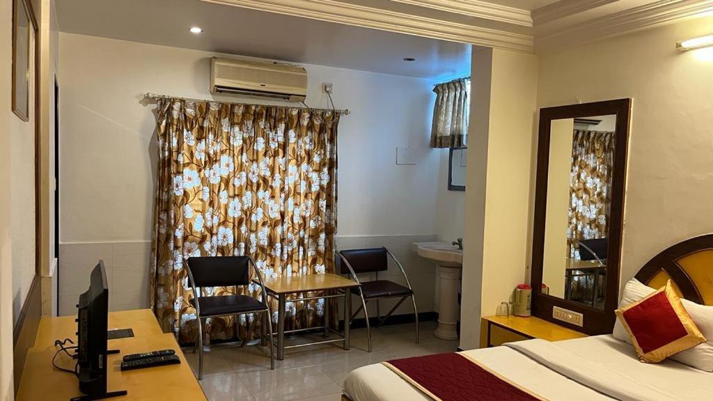 Ganga Sagar Hotel Bangalore Esterno foto
